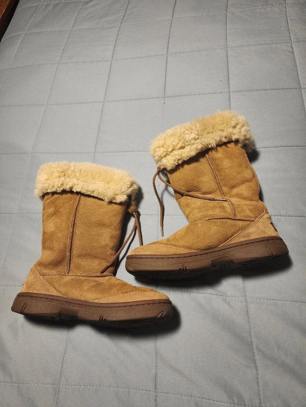 UGG